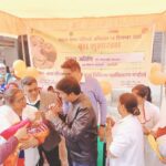 चन्दौली जनपद के 111स्थानों पर 12345 बच्चों को पोलियो की दवा पिलाई गई