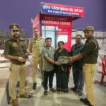 पर्यटक का गुम हुआ पर्स पुलिस ने ढूंढकर लौटाया