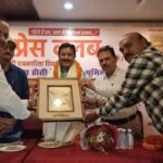 हिंदी पत्रकारिता दिवस पर मंथन: पत्रकारिता का धर्म सत्य और समाज की पीड़ा, सत्ता से सवाल पूछना उसका दायित्व – कुलपति प्रो.बिहारी लाल शर्मा